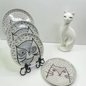 Urban Outfitters Plum & Bow Cozy Critters Cat Set of 4 Plates